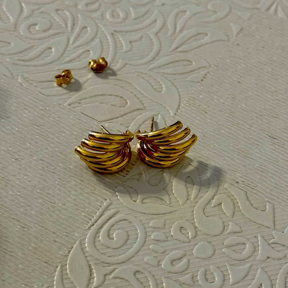 14karat gold Italian earrings